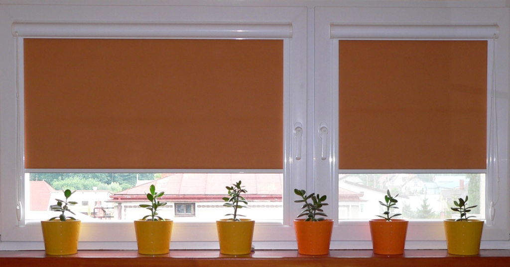 Кассетные рулонные шторы на окна по выгодной цене